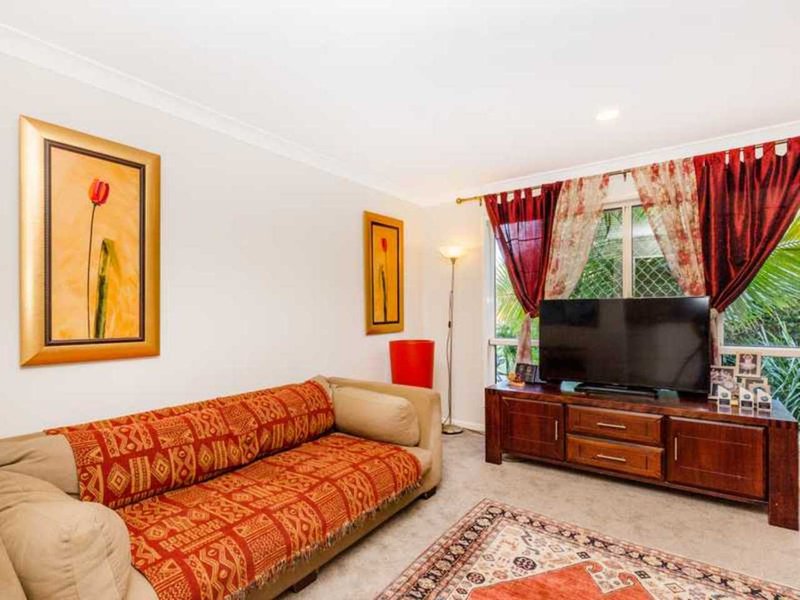 Photo - 15 Humberside Close, Mudgeeraba QLD 4213 - Image 6