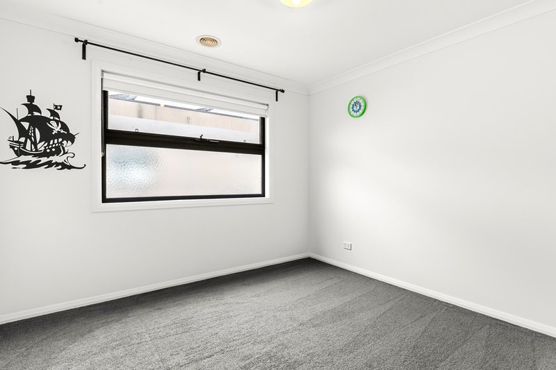 Photo - 15 Huntsman Close, Tarneit VIC 3029 - Image 10