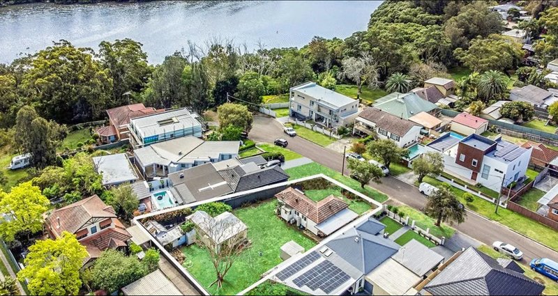 Photo - 15 Hymen Street, Peakhurst NSW 2210 - Image 1