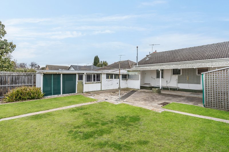 Photo - 15 Illinois Avenue, Corio VIC 3214 - Image 9