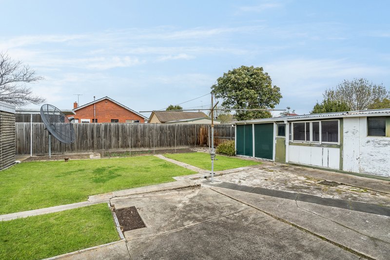 Photo - 15 Illinois Avenue, Corio VIC 3214 - Image 10