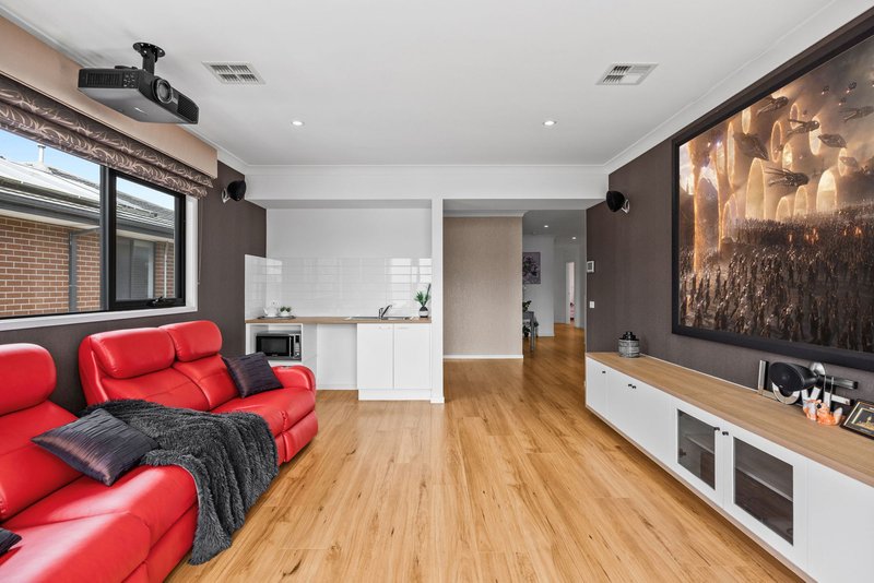 Photo - 15 Imer Crescent, Berwick VIC 3806 - Image 7