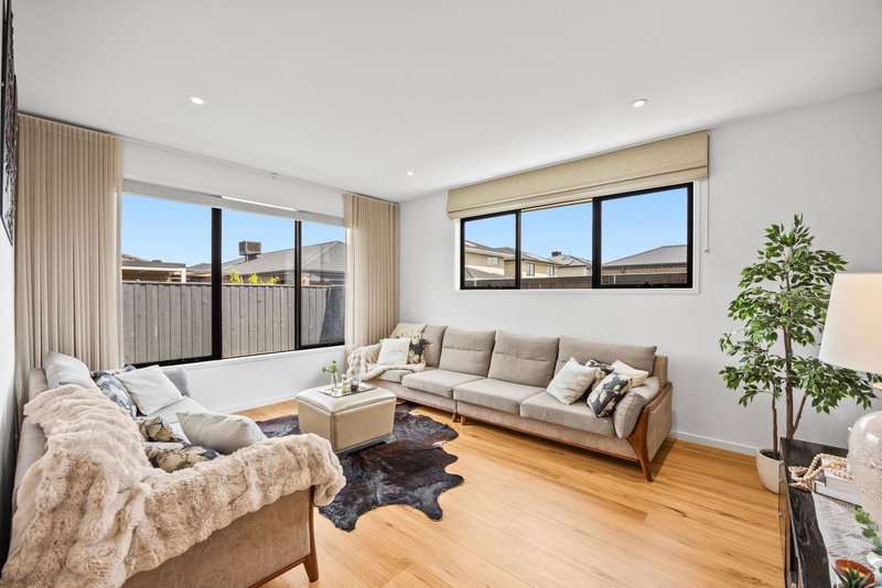 Photo - 15 Imer Crescent, Berwick VIC 3806 - Image 9