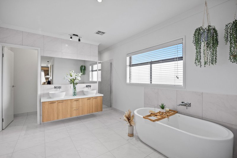 Photo - 15 Imer Crescent, Berwick VIC 3806 - Image 11