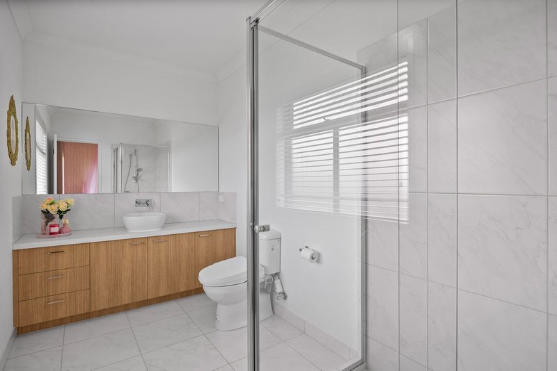 Photo - 15 Imer Crescent, Berwick VIC 3806 - Image 16