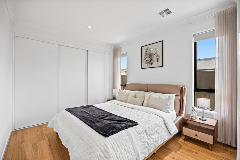 Photo - 15 Imer Crescent, Berwick VIC 3806 - Image 17