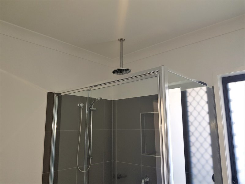 Photo - 15 Imperial Circuit, Eli Waters QLD 4655 - Image 7