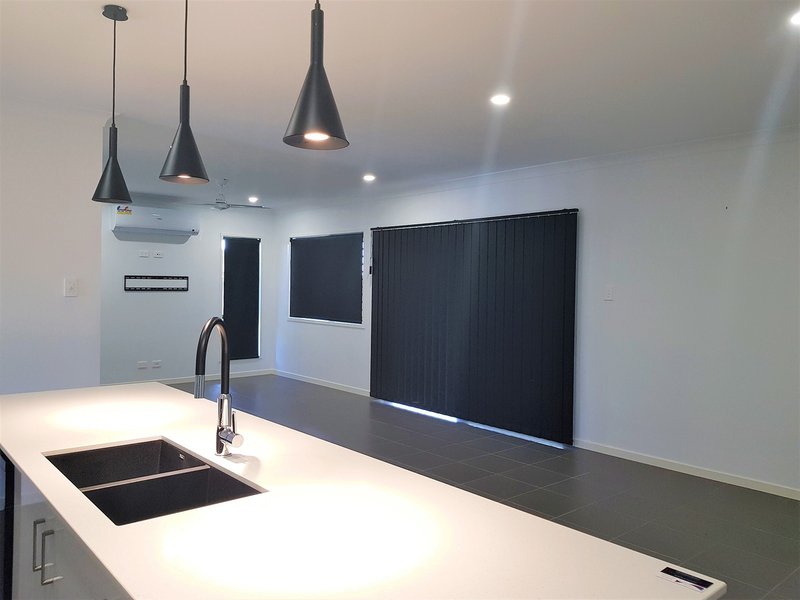 Photo - 15 Imperial Circuit, Eli Waters QLD 4655 - Image 11