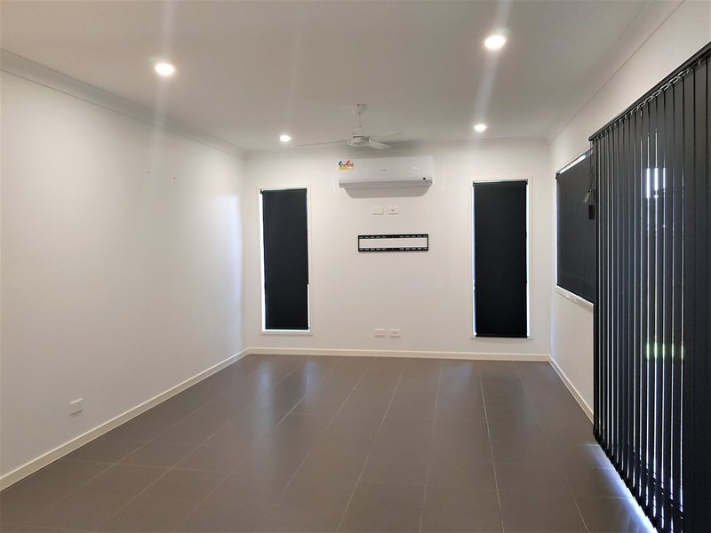 Photo - 15 Imperial Circuit, Eli Waters QLD 4655 - Image 12