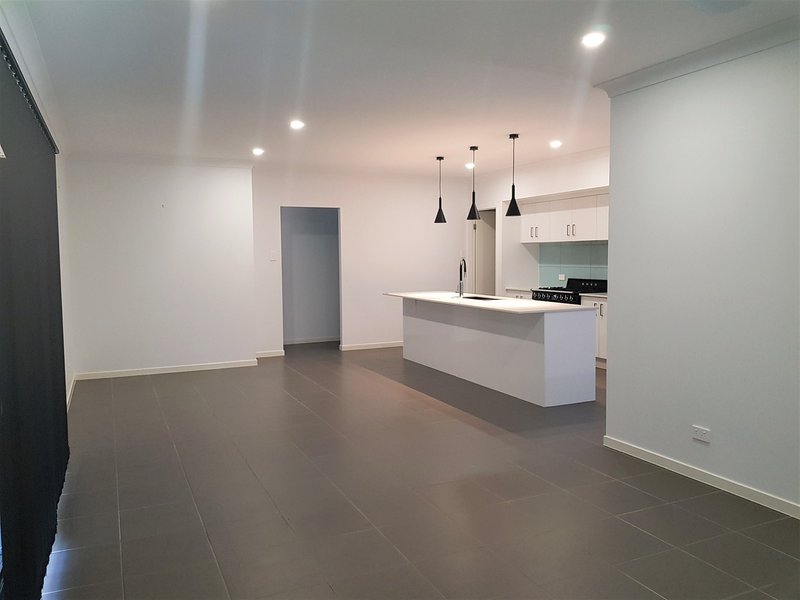 Photo - 15 Imperial Circuit, Eli Waters QLD 4655 - Image 13
