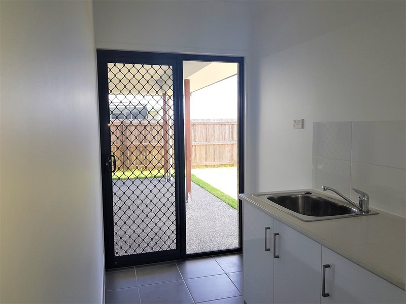 Photo - 15 Imperial Circuit, Eli Waters QLD 4655 - Image 17