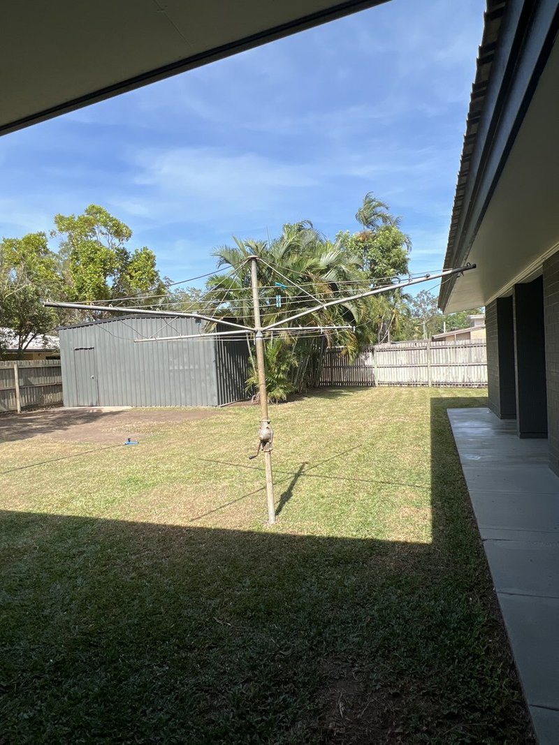 Photo - 15 Ina Court, Rocky Point QLD 4874 - Image 5