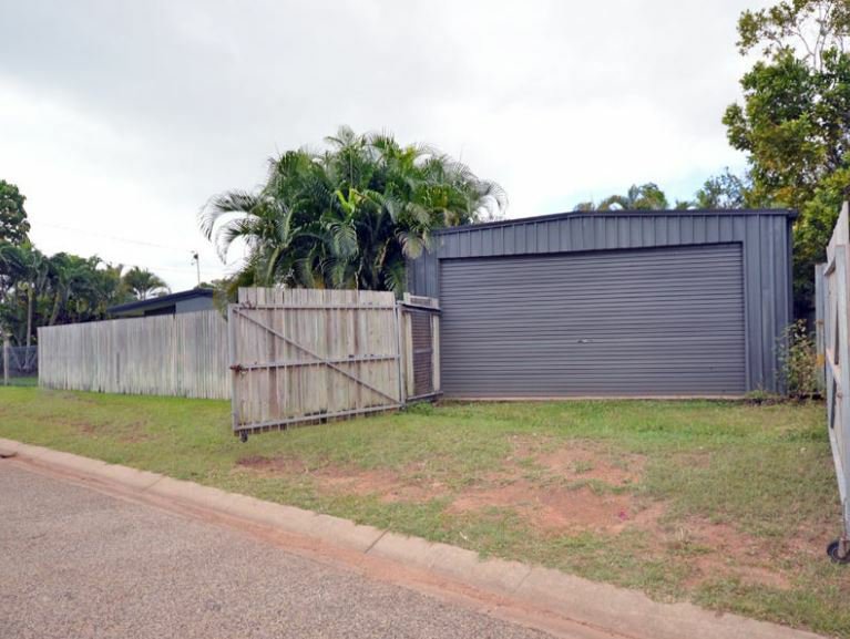 Photo - 15 Ina Court, Rocky Point QLD 4874 - Image 6