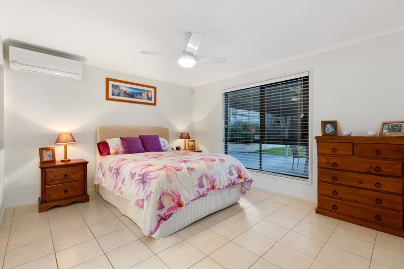 Photo - 15 Inverary Place, Upper Kedron QLD 4055 - Image 7