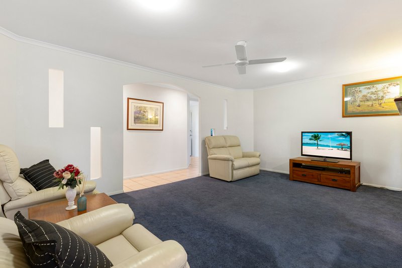 Photo - 15 Inverary Place, Upper Kedron QLD 4055 - Image 13