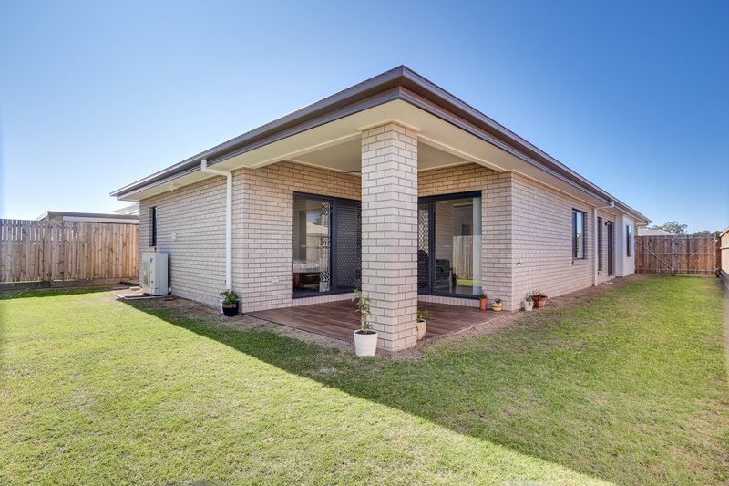 Photo - 15 Invergarry Circuit, Heathwood QLD 4110 - Image 13