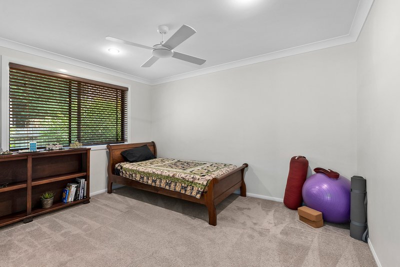 Photo - 15 Ironbark Place, Bridgeman Downs QLD 4035 - Image 14