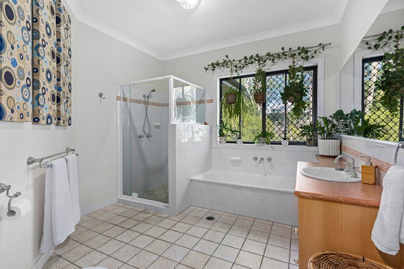 Photo - 15 Ironbark Place, Bridgeman Downs QLD 4035 - Image 17