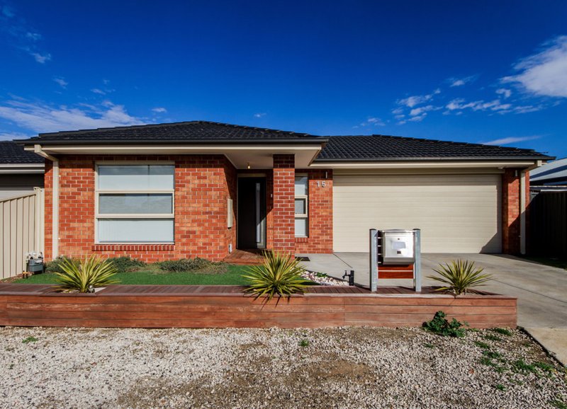 15 Isabella Court, Albanvale VIC 3021