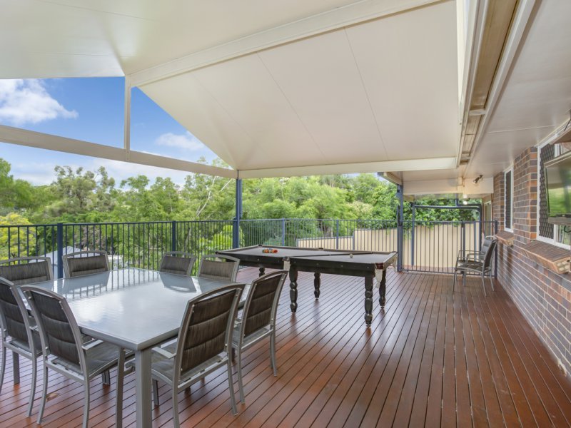 15 Issell Place, Highland Park QLD 4211