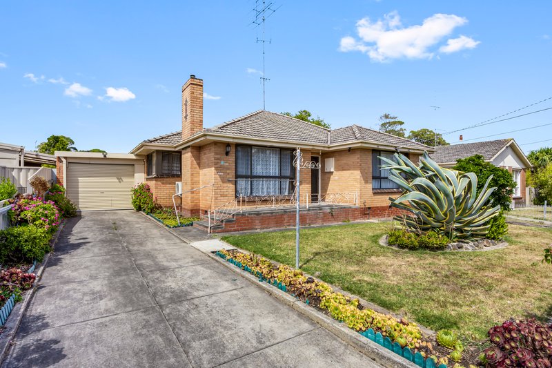 Photo - 15 Ivanhoe Street, Wendouree VIC 3355 - Image 22