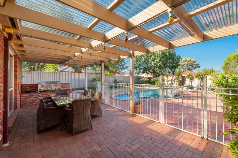 Photo - 15 Ivy Tower Court, Taylors Lakes VIC 3038 - Image 12