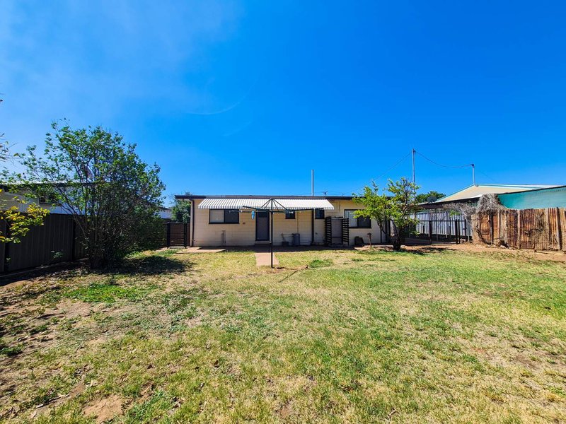 Photo - 15 Jane Street, Mount Isa QLD 4825 - Image 13