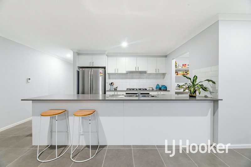 Photo - 15 Jasmine Street, Bunyip VIC 3815 - Image 2