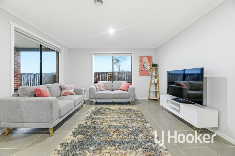 Photo - 15 Jasmine Street, Bunyip VIC 3815 - Image 5