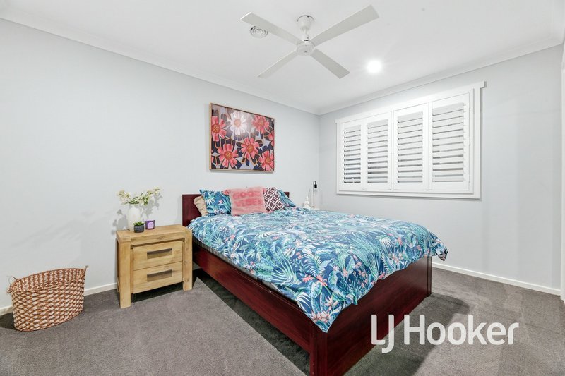 Photo - 15 Jasmine Street, Bunyip VIC 3815 - Image 9