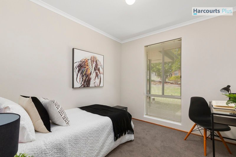 Photo - 15 Jeanette Crescent, Aberfoyle Park SA 5159 - Image 11