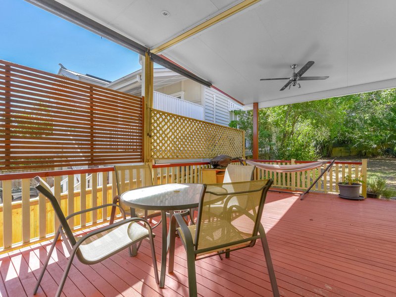 Photo - 15 Jeffcott Street, Wavell Heights QLD 4012 - Image 7