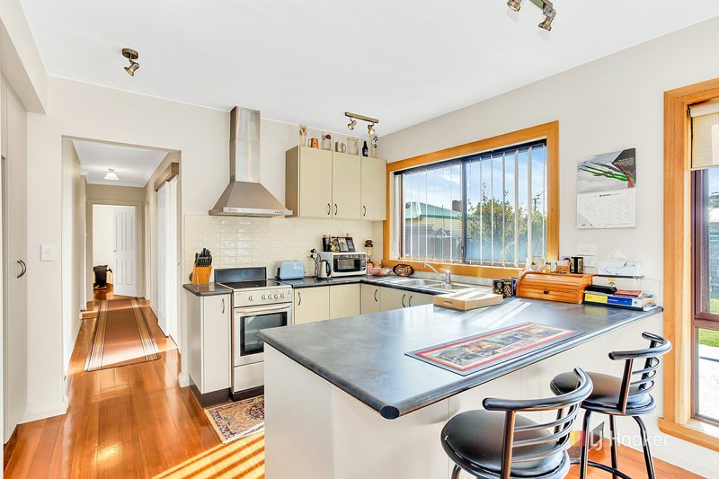 Photo - 15 Jenner Street, Wynyard TAS 7325 - Image 3