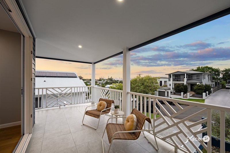 Photo - 15 Jerome Street, Coorparoo QLD 4151 - Image 3