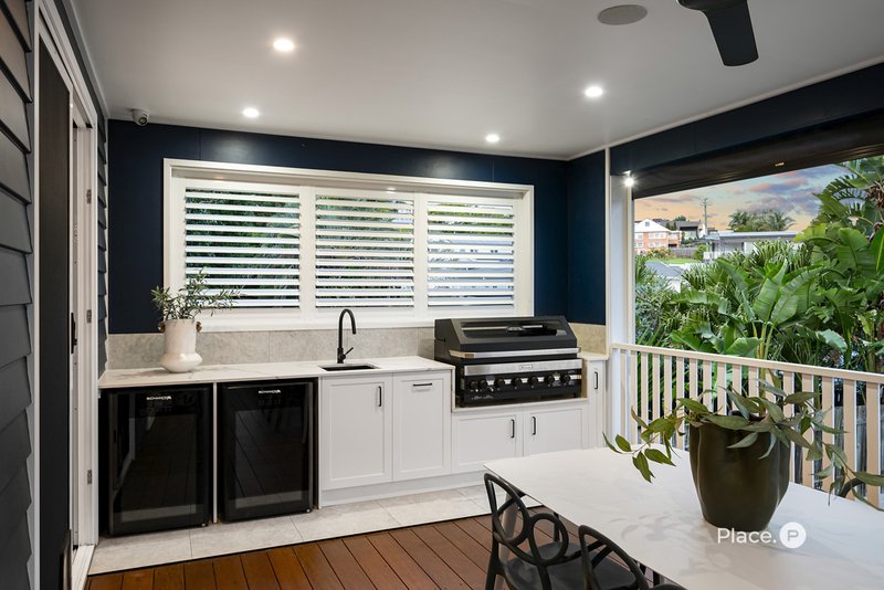Photo - 15 Jerome Street, Coorparoo QLD 4151 - Image 11