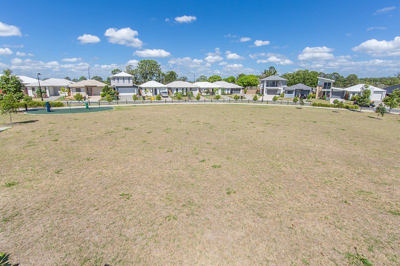 Photo - 15 Jersey Street, North Lakes QLD 4509 - Image 12