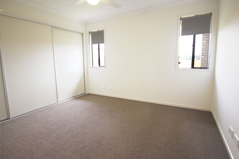 Photo - 15 John Carroll Way, Redbank Plains QLD 4301 - Image 9