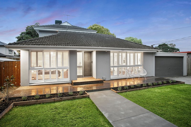 15 Johnson Drive, Ferntree Gully VIC 3156