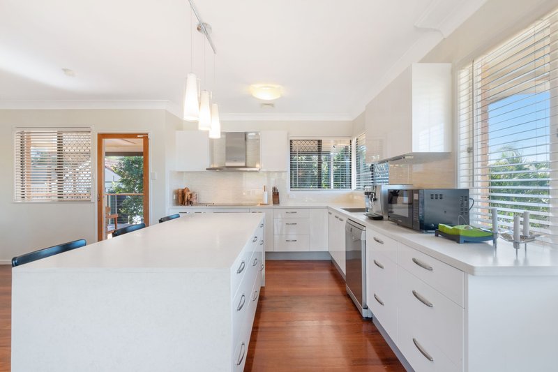 Photo - 15 Joywood Street, Tarragindi QLD 4121 - Image 2