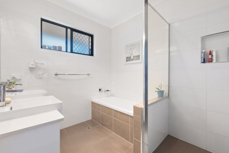 Photo - 15 Joywood Street, Tarragindi QLD 4121 - Image 11