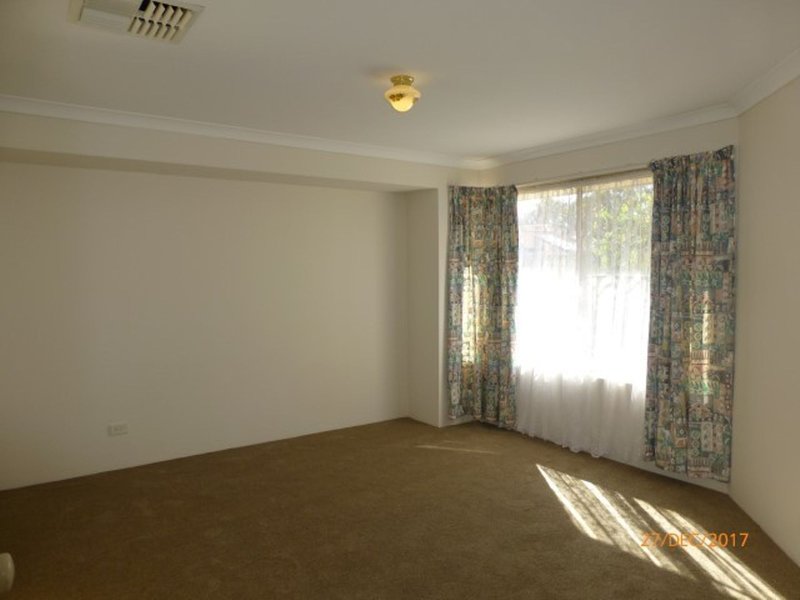 Photo - 15 Jubaea Court, Canning Vale WA 6155 - Image 4