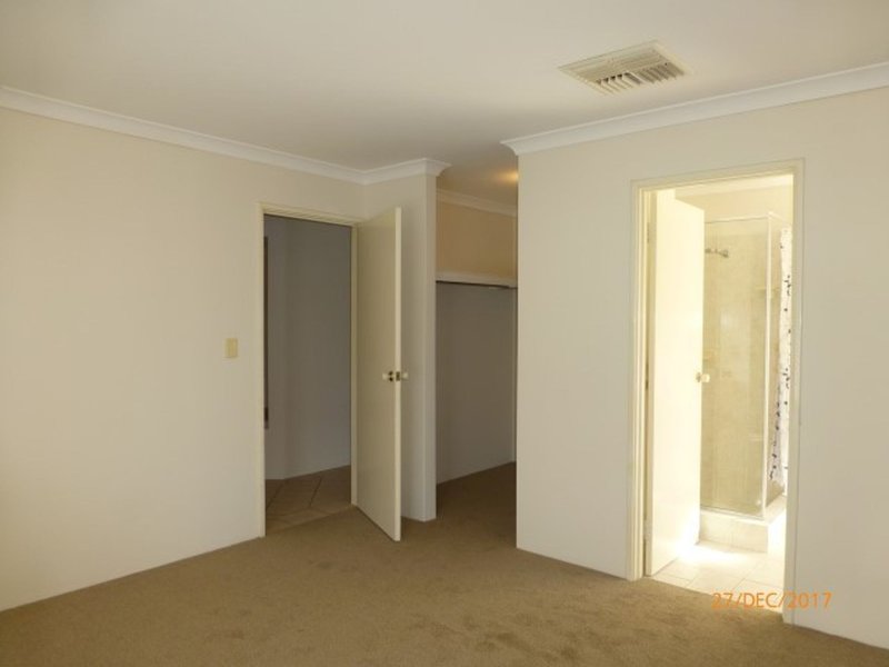 Photo - 15 Jubaea Court, Canning Vale WA 6155 - Image 5