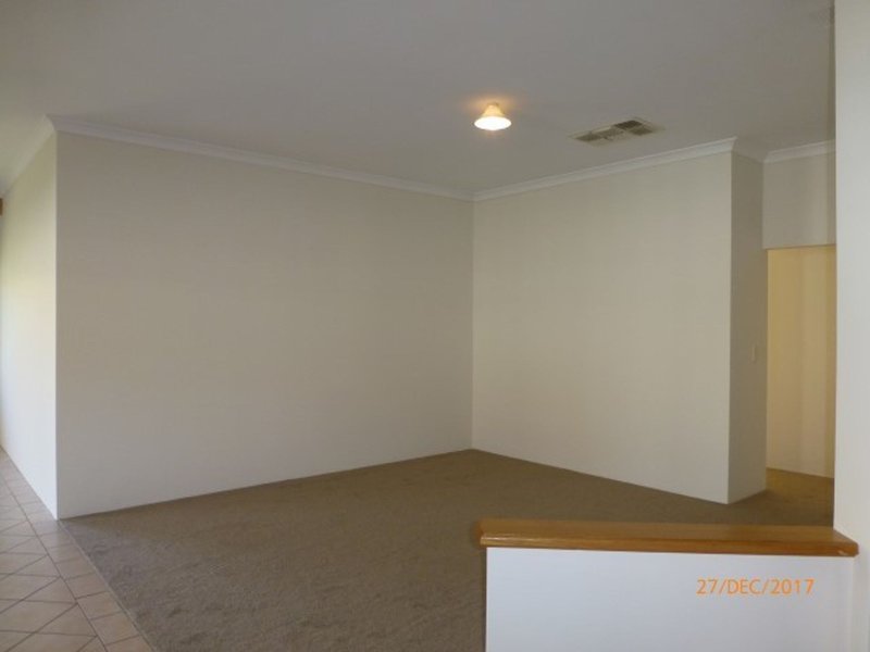 Photo - 15 Jubaea Court, Canning Vale WA 6155 - Image 9