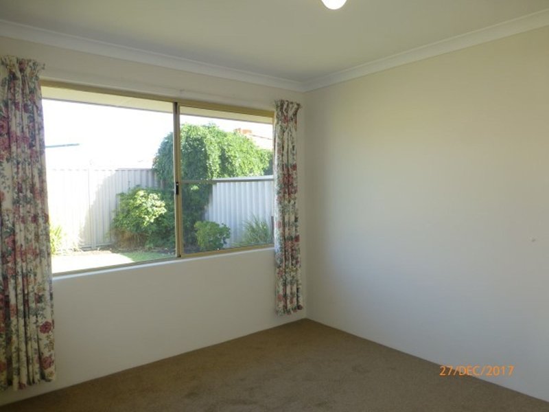 Photo - 15 Jubaea Court, Canning Vale WA 6155 - Image 15