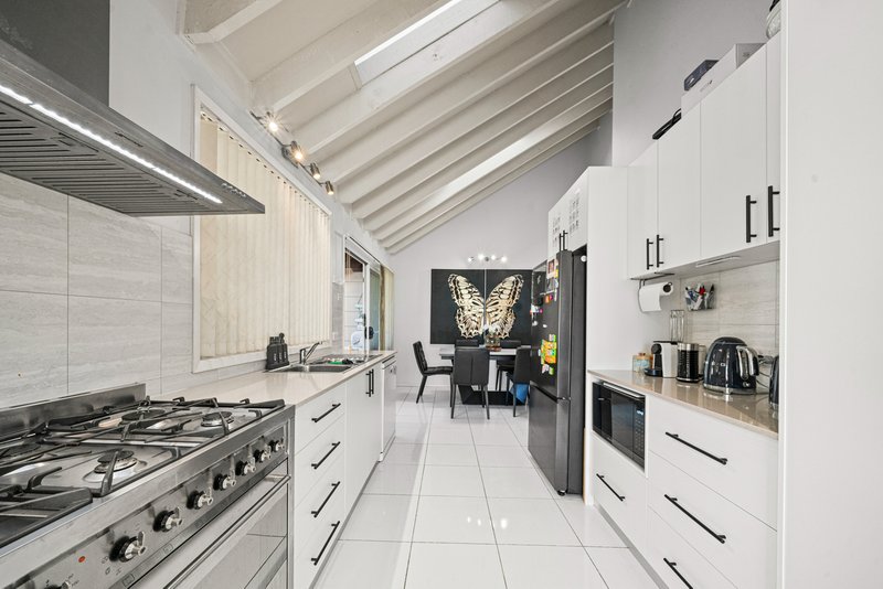 Photo - 15 Judith Anne Drive, Berkeley Vale NSW 2261 - Image 2
