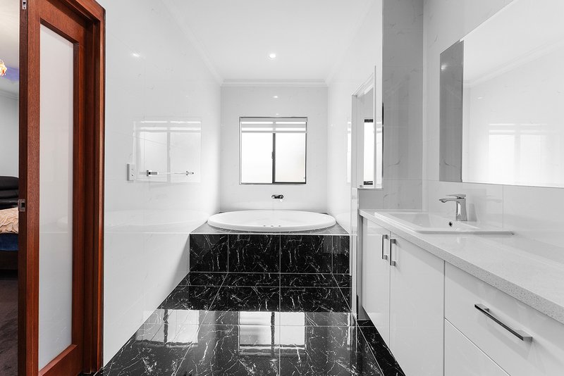 Photo - 15 Julimar Drive, Southern River WA 6110 - Image 7