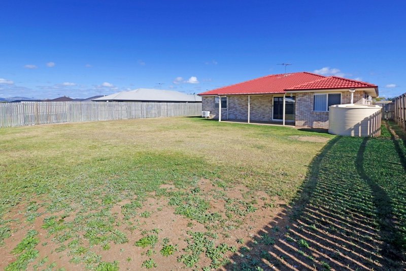 Photo - 15 Justin Street, Gracemere QLD 4702 - Image 11