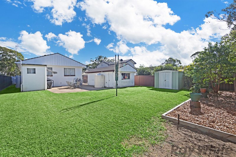 Photo - 15 Kalele Avenue, Budgewoi NSW 2262 - Image 3