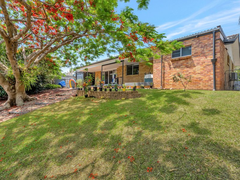 Photo - 15 Kalimna Drive, Broadbeach Waters QLD 4218 - Image 6