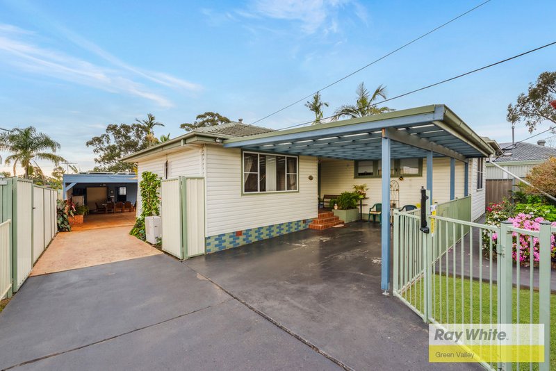 Photo - 15 Kaluga Street, Busby NSW 2168 - Image 2